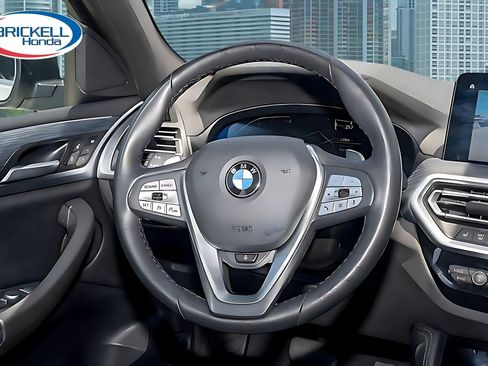 Used 2025 BMW X4 xDrive30i AWD/4WD image 22