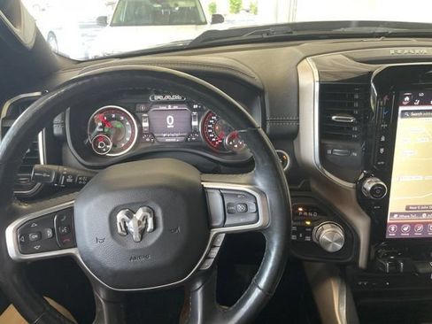 Used 2019 RAM 1500 Laramie AWD/4WD image 12