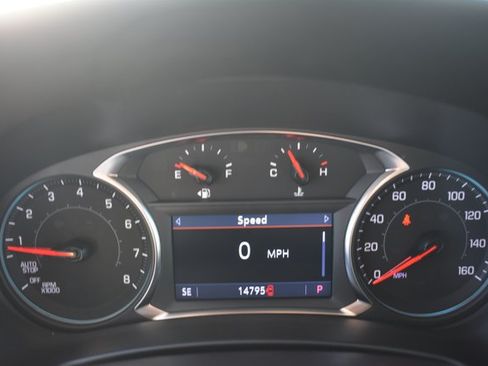 Used 2024 Chevrolet Equinox LT FWD image 23