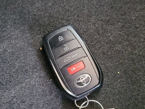 Used 2024 Toyota Corolla LE w/ LE Convenience Package FWD image 9