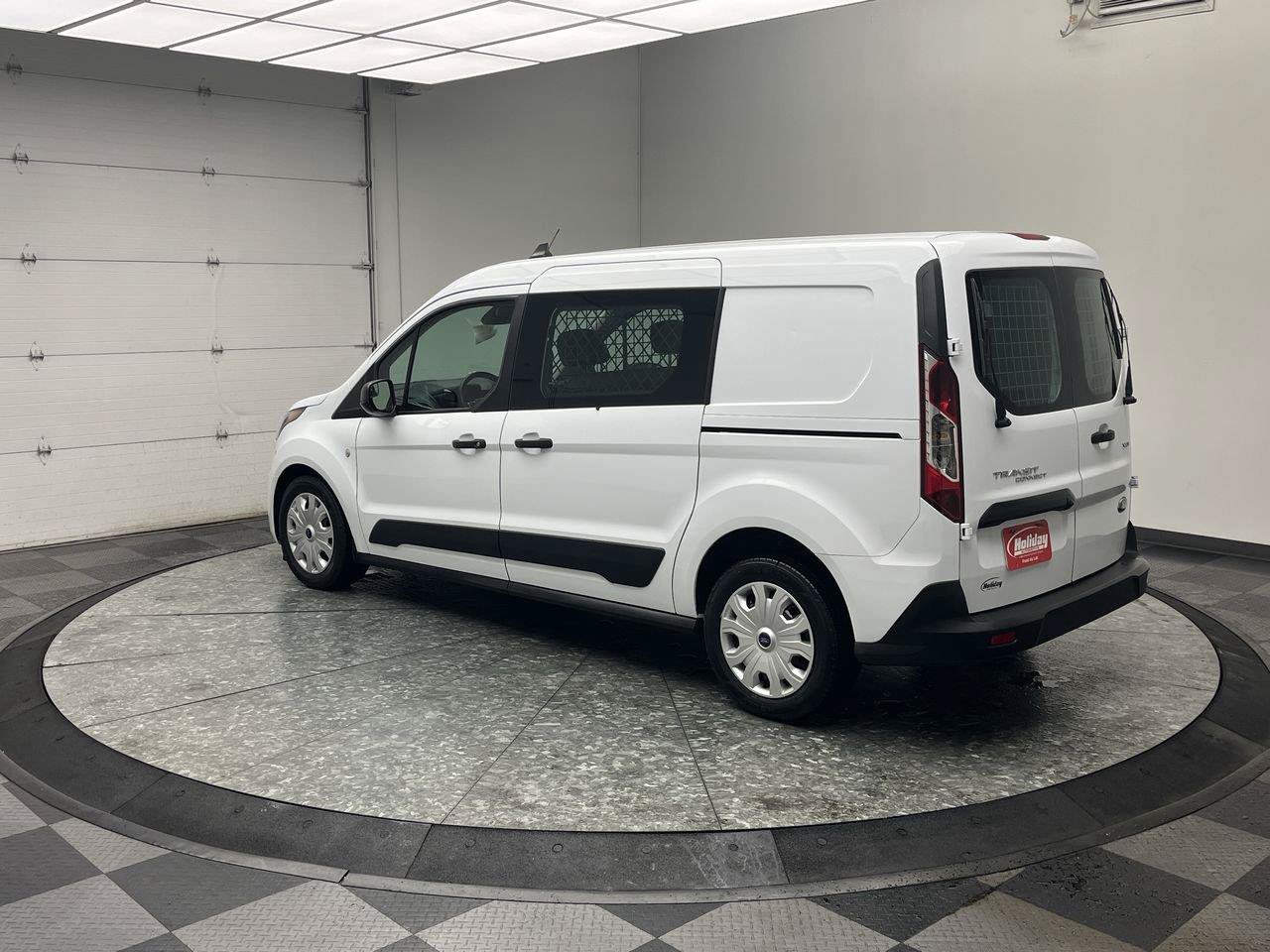 Used 2022 Ford Transit Connect XLT FWD image 2