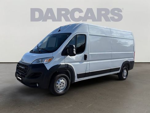 Used 2024 RAM ProMaster 2500 w/ Convenience Group FWD image 3