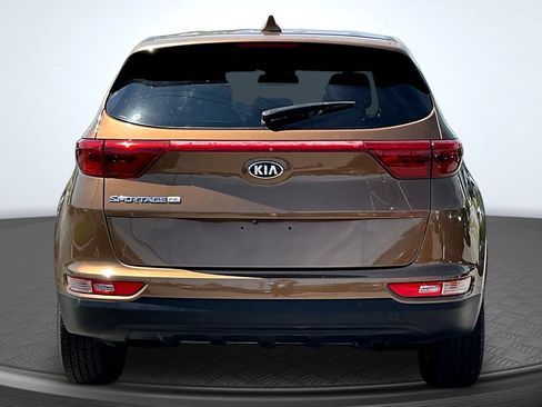 Used 2019 Kia Sportage LX FWD image 4