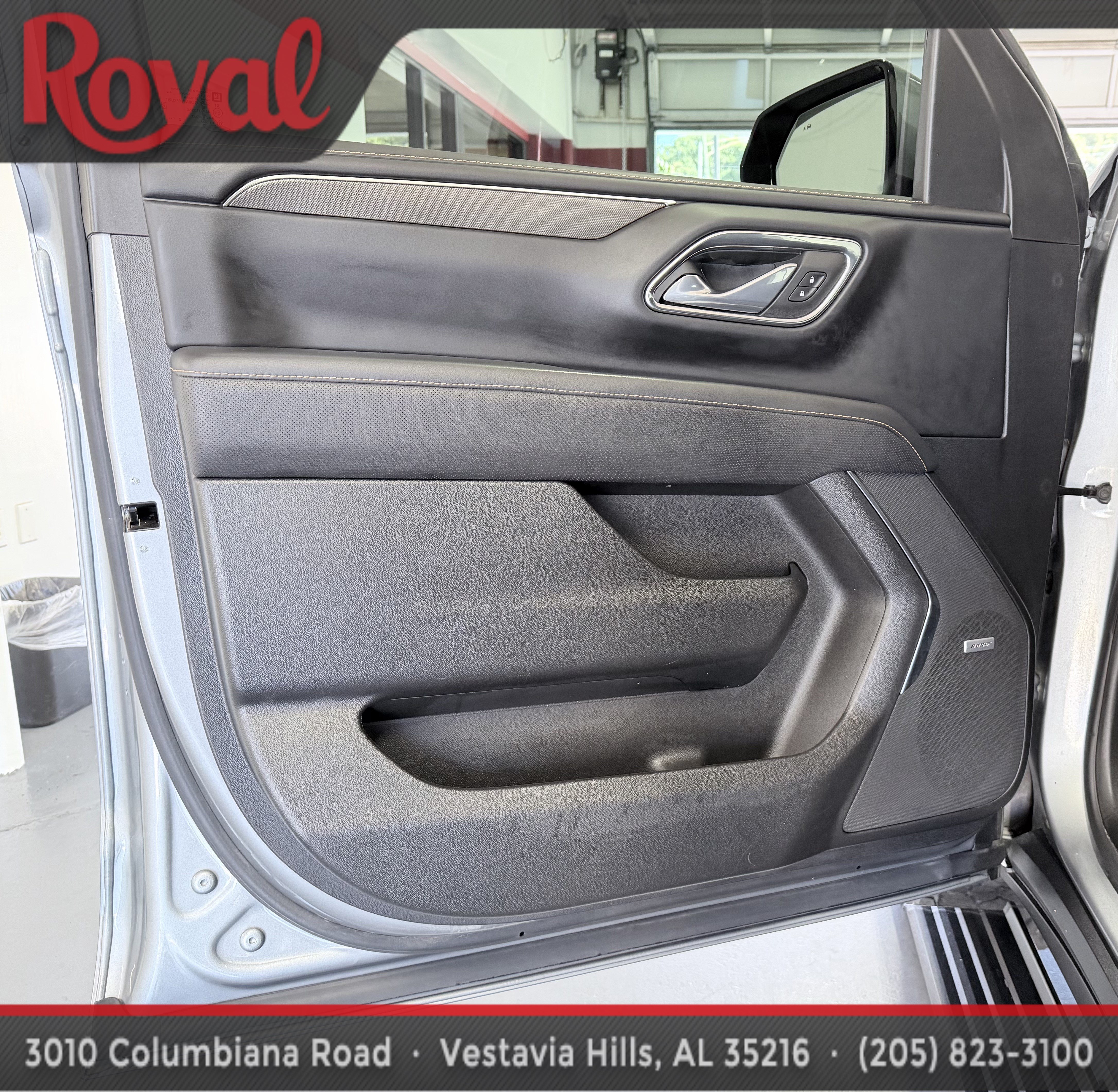 Used 2023 GMC Yukon AT4 w/ AT4 Premium Plus Package AWD/4WD image 3