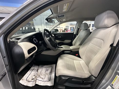 Used 2023 Honda HR-V LX image 8