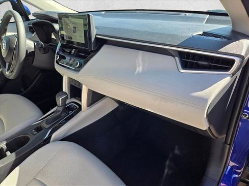 Used 2024 Toyota Corolla Cross LE image 20