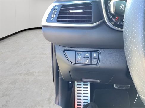 Used 2020 Genesis G70 2.0T w/ Sport Package image 21