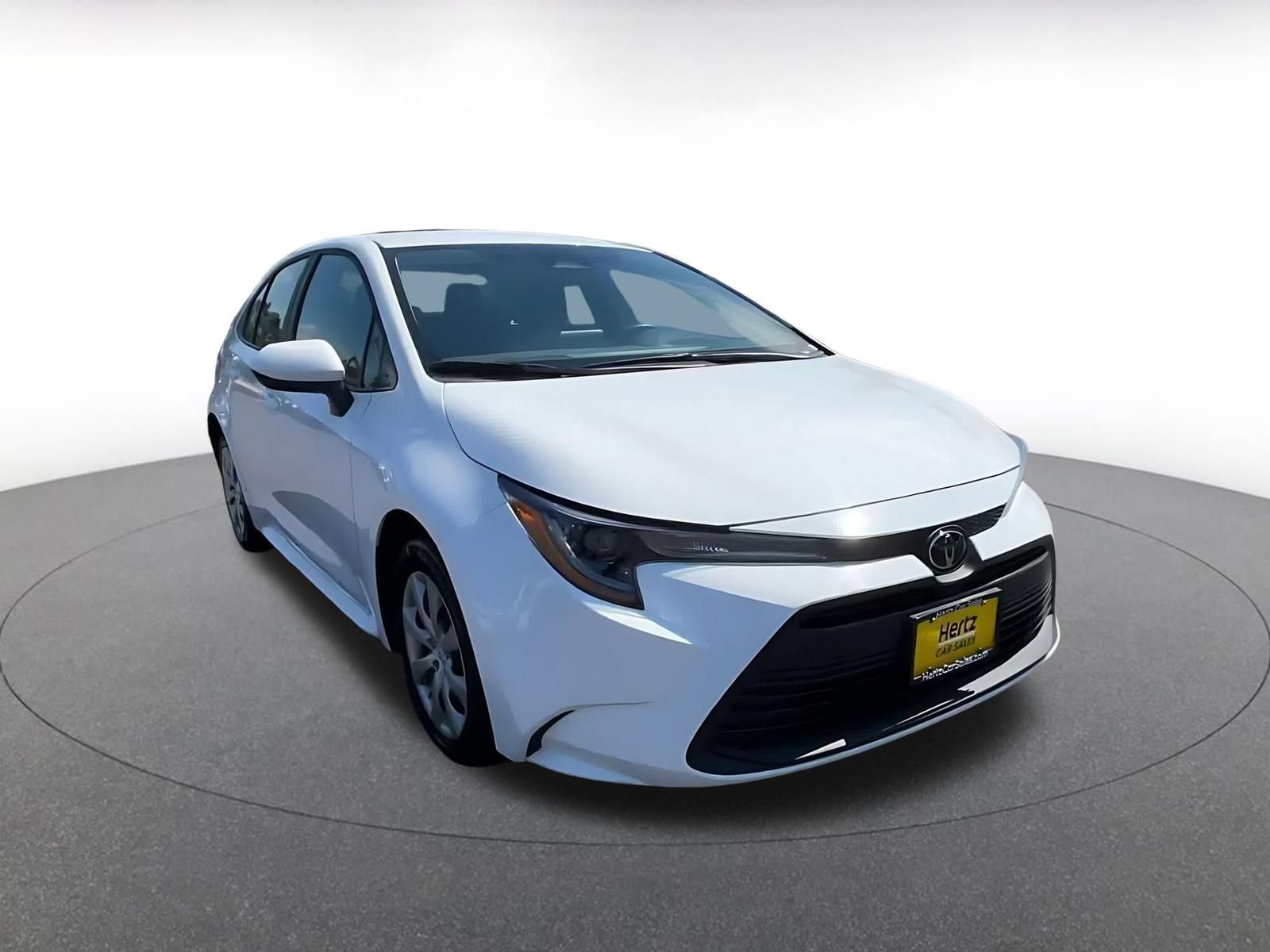 Used 2025 Toyota Corolla LE FWD image 3