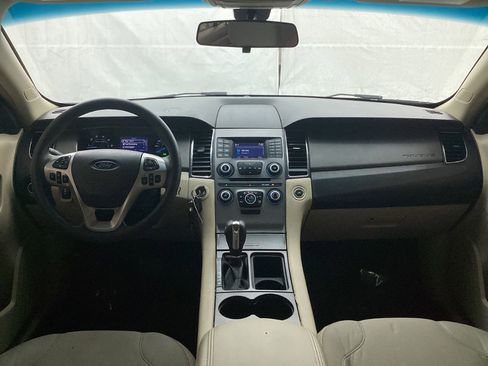 Used 2017 Ford Taurus SE image 26