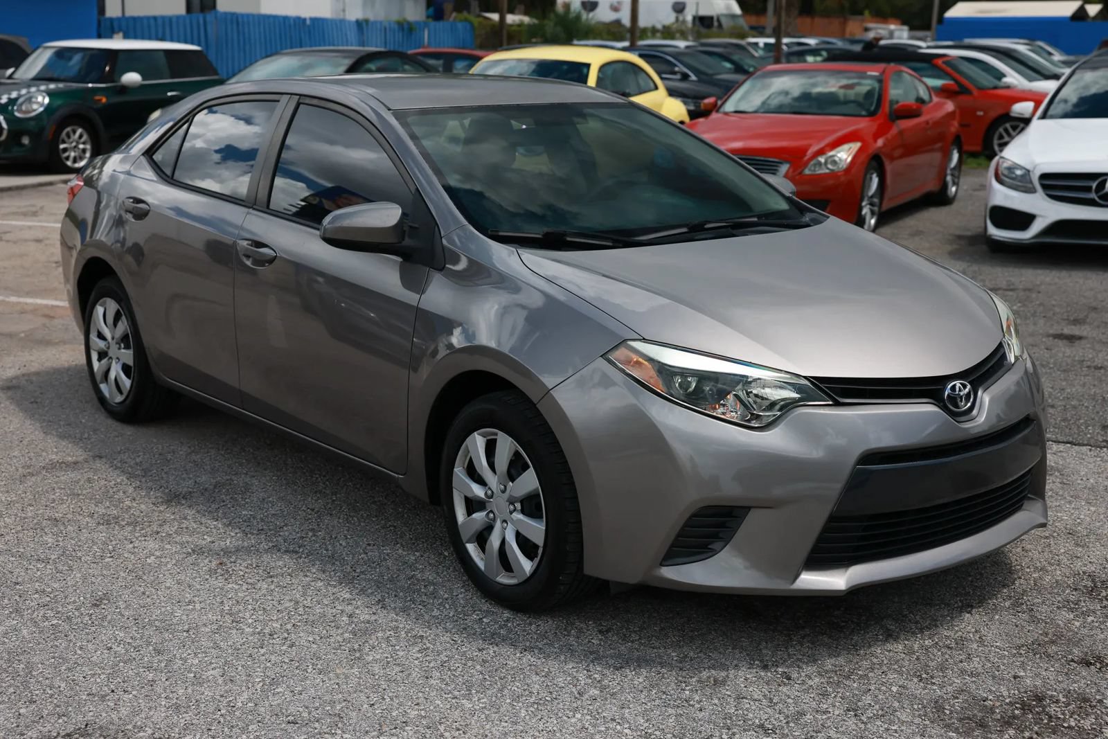 Used 2015 Toyota Corolla LE FWD image 9