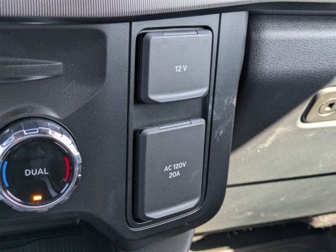 Used 2025 Ford F250 Platinum AWD/4WD image 31