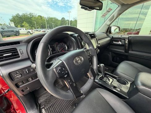 Used 2020 Toyota 4Runner Venture w/ Moonroof Package AWD/4WD image 14