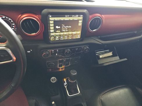 Used 2022 Jeep Gladiator Rubicon w/ Cold Weather Group image 6