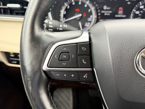 Used 2021 Toyota Highlander Platinum AWD/4WD image 9