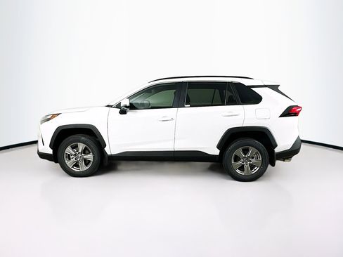 Used 2025 Toyota RAV4 XLE w/ Convenience Package image 4