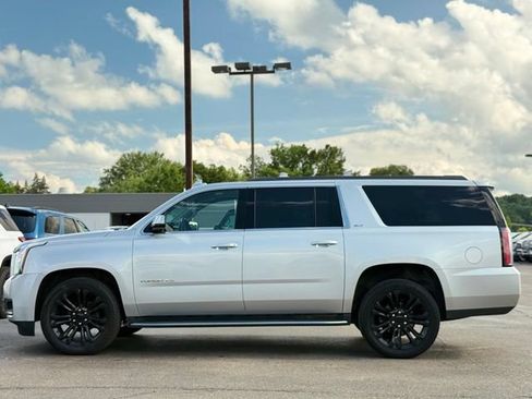 Used 2018 GMC Yukon XL SLT w/ Open Road Package AWD/4WD image 45