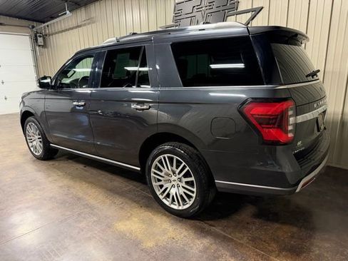 Used 2024 Ford Expedition Limited image 5