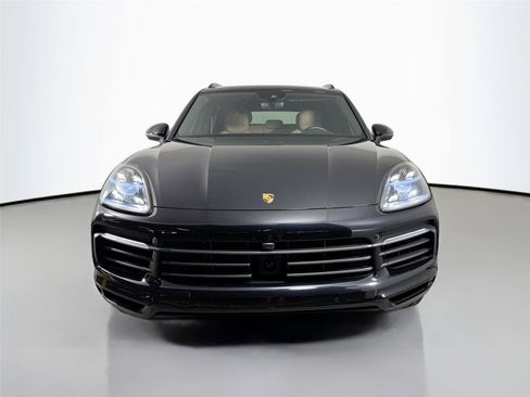 Certified 2022 Porsche Cayenne Platinum Edition w/ Premium Package Plus AWD/4WD image 10