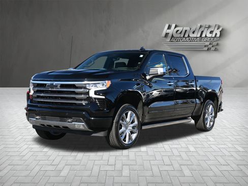 Used 2025 Chevrolet Silverado 1500 High Country w/ High Country Premium Package image 7
