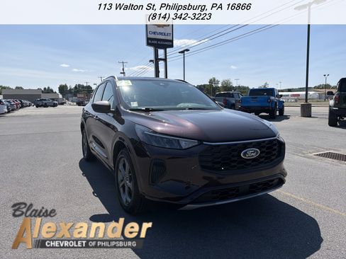 Used 2023 Ford Escape ST-Line w/ Tech Pack #1 AWD/4WD image 1