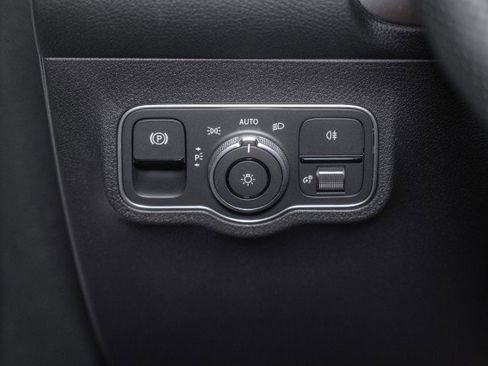 New 2026 Mercedes-Benz GLB 35 AMG 4MATIC image 20