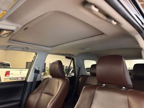 Used 2018 Toyota 4Runner Limited AWD/4WD image 19
