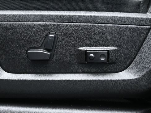 Used 2023 RAM 2500 Laramie w/ Night Edition image 10