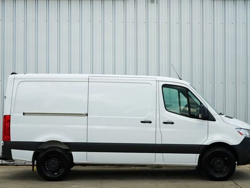 Used 2023 Mercedes-Benz Sprinter 1500 image 43