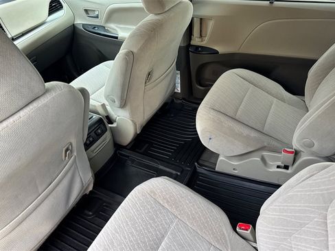 Used 2020 Toyota Sienna LE image 13