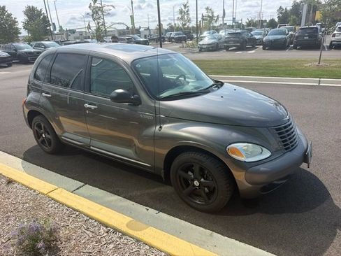 Used 2002 Chrysler PT Cruiser Limited FWD image 12