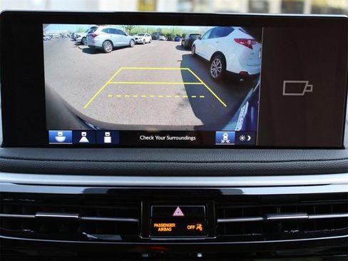 Used 2025 Acura MDX FWD image 18