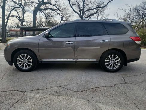 Used 2014 Nissan Pathfinder SL w/ Trailer Tow Package image 5