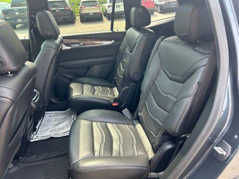 Used 2021 Cadillac XT6 Premium Luxury w/ Platinum Package AWD/4WD image 23