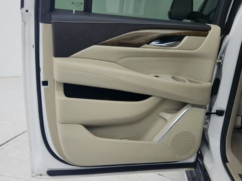 Used 2018 Cadillac Escalade ESV Luxury RWD image 29
