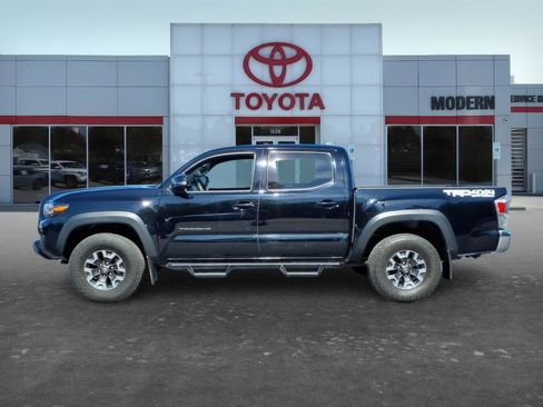 Certified 2023 Toyota Tacoma TRD Off-Road image 3