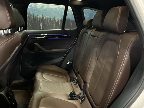 Used 2020 BMW X1 sDrive28i image 14