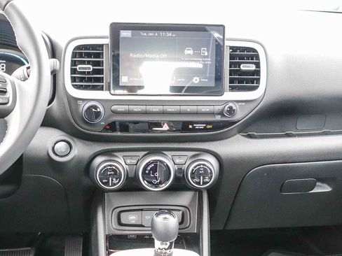 New 2026 Hyundai Venue SEL FWD image 18