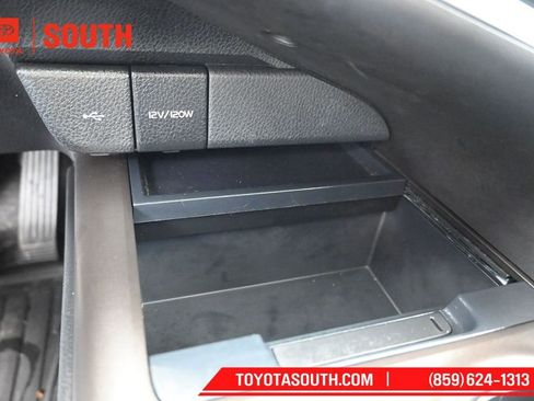 Used 2023 Toyota Camry SE w/ Convenience Package AWD/4WD image 19