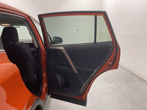 Used 2015 Toyota RAV4 LE FWD image 32