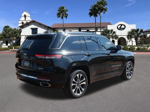 Used 2022 Jeep Grand Cherokee Overland w/ Luxury Tech Group IV image 2