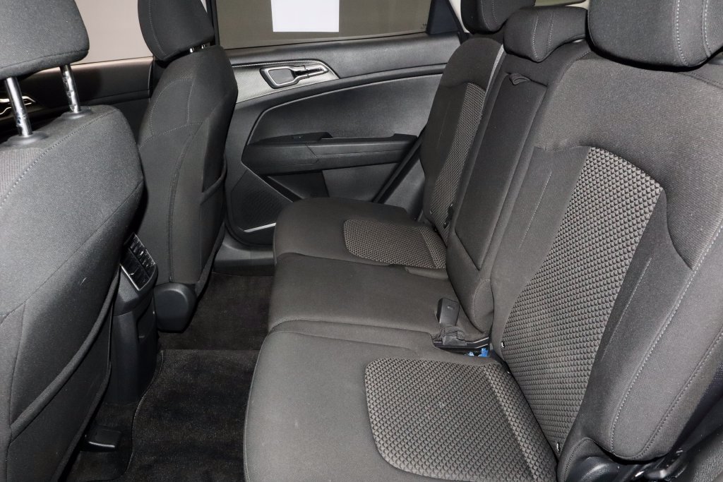 Used 2024 Kia Sportage LX FWD image 21