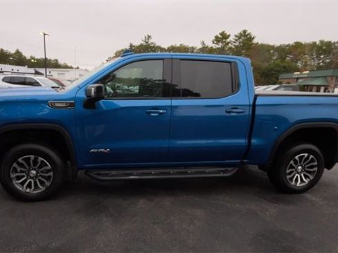 Used 2022 GMC Sierra 1500 AT4 w/ AT4 Preferred Package image 4