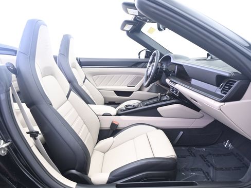 Certified 2025 Porsche 911 Carrera S RWD image 22