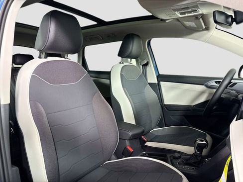 New 2026 Volkswagen Taos SE AWD/4WD image 28