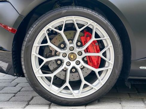 Used 2022 Lamborghini Huracan EVO RWD image 33