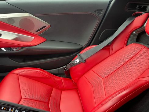 Used 2023 Chevrolet Corvette Stingray w/ Z51 Performance Package image 32