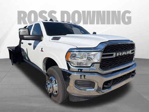 Used 2024 RAM 3500 Tradesman w/ Chrome Appearance Group AWD/4WD image 3