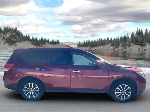 Used 2014 Nissan Pathfinder S image 4