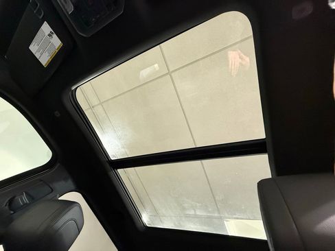 Used 2025 Toyota Tundra Limited AWD/4WD image 16
