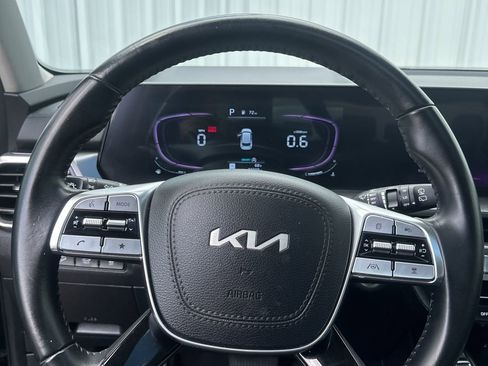 Used 2025 Kia Telluride S FWD image 17